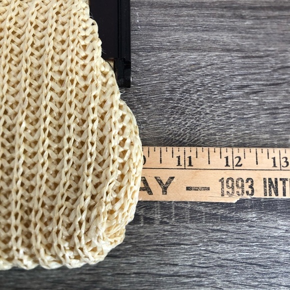 Vtg Tan Woven Clutch with Kiss Lock - Picture 9 of 11